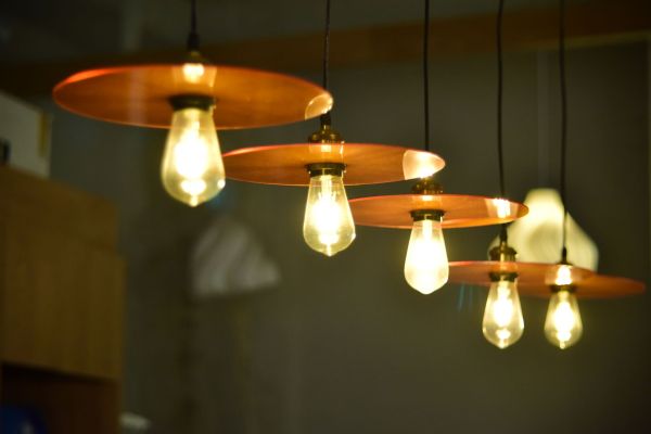 Especialista en luces e iluminación: diseño asequible y moderno